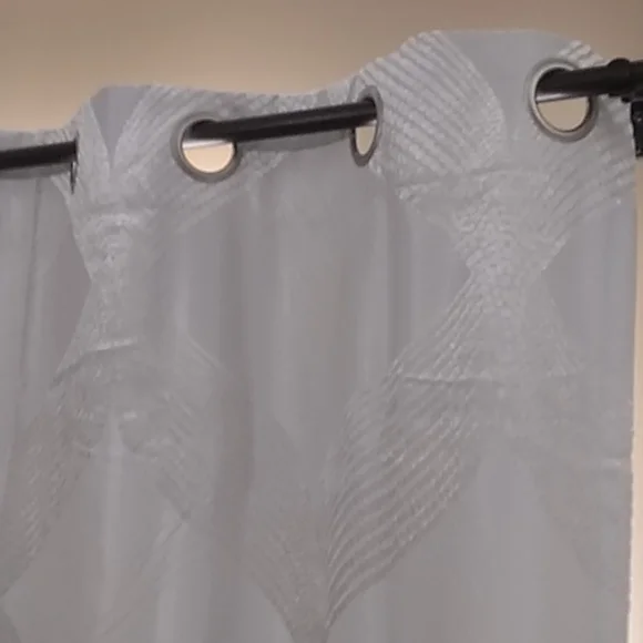 🆕2pr pale silver blackout drapes - Picture 4 of 5